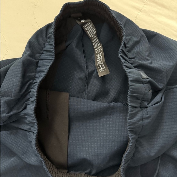 Men’s Lululemon ABC WovenAir
Pull-On Short 7" - Picture 3 of 4